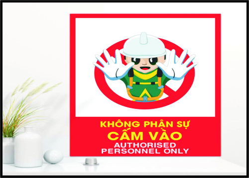 Không Phận Sự Miễn Vào
